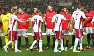 Benfica (w białych koszulkach) nie przyjechała do Paryża bronić wyniku