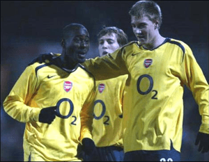 Quincy Owusu-Abeyie za czasów gry w Arsenalu