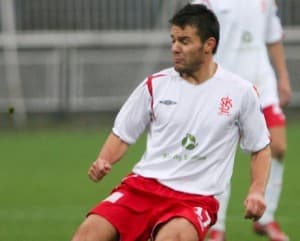 Rafał Kujawa ma zaledwie 21 lat i 23 mecze na koncie w ekstraklasie. Mimo małego doświadczenia, to na nim spoczywa ciężar odpowiedzialności za przyszłość ŁKS