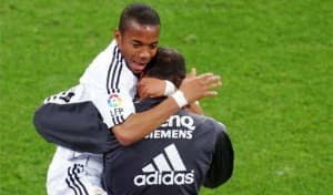 Robinho znów ratuje Real.