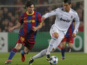 Messi, mimo niepozornych rozmiarów, był w środę lepszy od Ronaldo