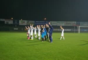 Piłkarze Sandecji podziękowali swoim kibicom za doping
