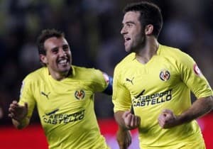 Cazorla – Rossi. Ten duet zapewnił obydwa gole dla „Żółtej Łodzi Podwodnej”