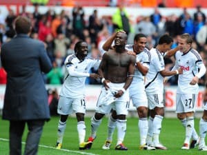 Swoje pierwsze trzy punkty zdobyło również Swansea, pokonując WBA aż 3:0 