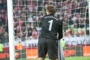 …musi też czuwać, bo Tomasz Kuszczak nie zamierza rezygnować z walki o miejsce między słupkami