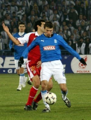 Tomasz Bandrowski wyłączył z gry kapitana Deportivo Juana Carlosa Valerona.