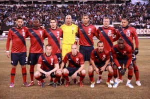 Nowe stroje ekipy USA prezentowały się świetnie. Drużyna nie wyglądała już tak dobrze, ale szczęśliwie zremisowała.