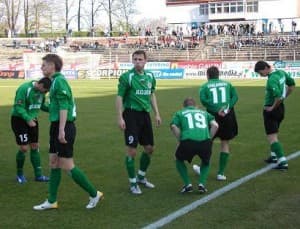 Gracze Zagłębia Lubin po ciężkim boju pokonali Widzew Łódź.