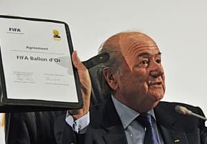 Sepp Blatter po zawarciu porozumienia z France Football dot. Złotej Piłki FIFA (fot. commons.wikipedia.org)