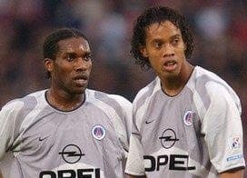 Ronaldinho i Okocha w barwach PSG (fot. pintrerest.com)