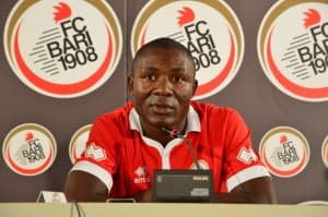 joseph minala w koszulce Bari (fot.AS Bari)