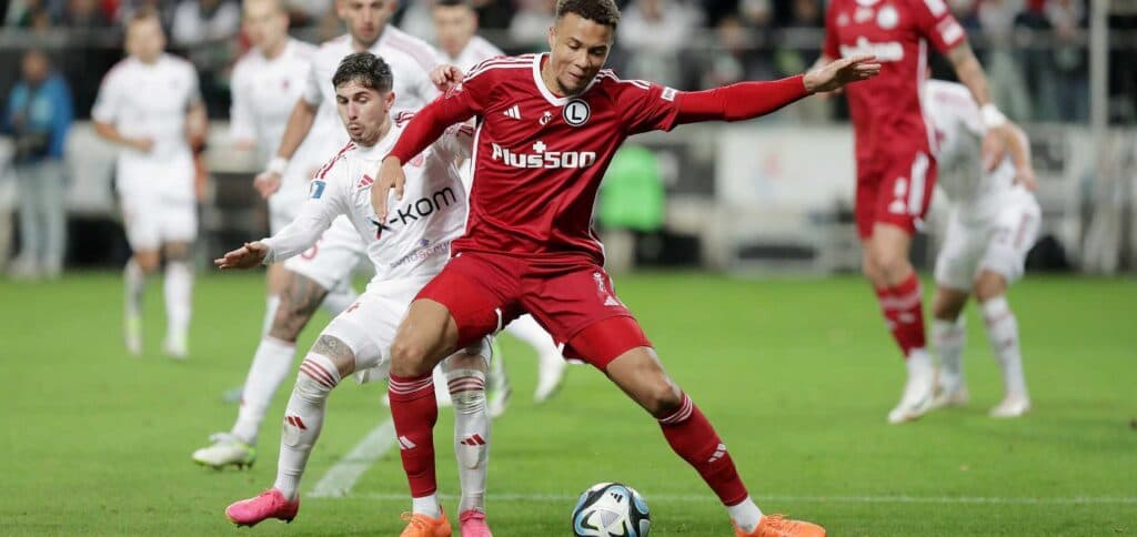 Legia, Steve Kapuadi