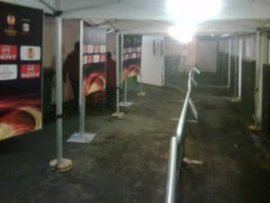 Opustoszała strefa mieszana – piłkarzy nie było