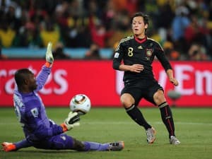 Mesut Ozil w letnim oknie transferowym może opuścić Bundesligę