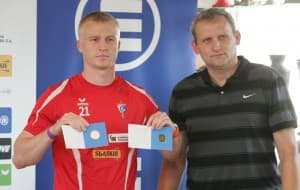 Mariusz Magiera (z lewej) i dyrektor sportowy Górnika Zabrze, Andrzej Orzeszek