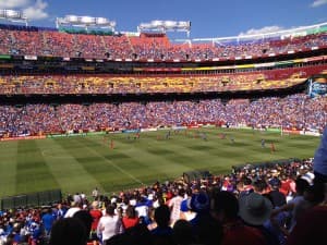Na FedEx Field w Landover koło Waszyngtonu zasiadło 60 tys widzów