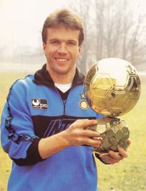 Lothar Matthäus ze Złotą Piłką w dresie Interu Mediolan