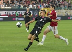 Łukasz Piątek będzie w dzień meczu obchodził 27. urodziny