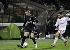 Wojciech Szymanek (z lewej) został odsunięty od składu