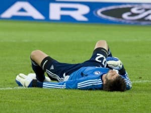 Dusan Kuciak bardzo rzadko wyjmuje piłkę z siatki...