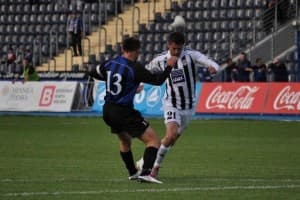 Arkadiusz Aleksander (po prawej) ponownie pokazał, jak dużo znaczy dla Sandecji Nowy Sącz