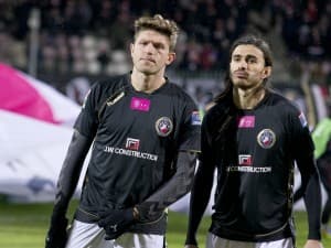 Edgar Cani i Bruno Coutinho Martins nie mają zadowolonych min