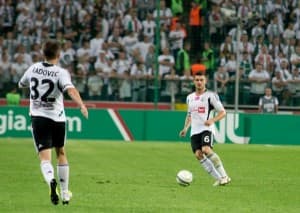 Legioniści na razie nie kwapią się do walki o mistrzostwo, ale nikt nie ma ochoty odebrać im lokaty lidera