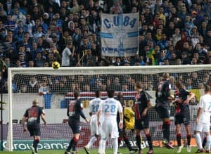 Heinze wykorzystał złe ustawienie muru i Coupeta