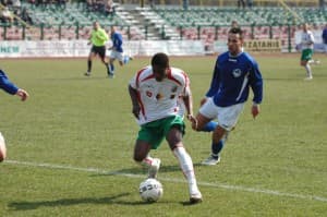 Czy Prejuce Nakoulma po raz kolejny poprowadzi GKS Bogdankę do zwycięstwa?