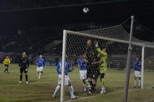 Rozstrzygający gol padł w dużym zamieszaniu podbramkowym