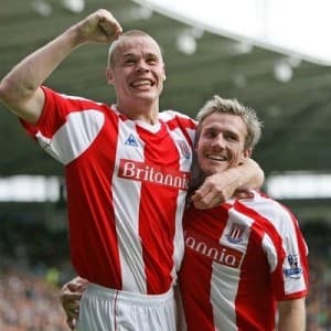 Ryan Shawcross gra świetnie w defensywie jak również strzela bramki