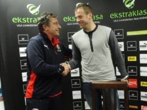 Trener Tarasiewicz z Kelemanem po podpisaniu kontraktu
