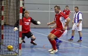 Tomasz Kłos strzela gola