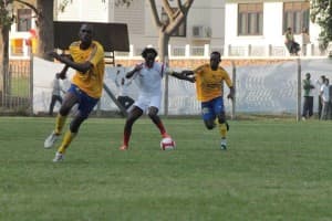 Kapitan SCVU, Denis Iguma, podczas ligowego spotkania z KCCA
