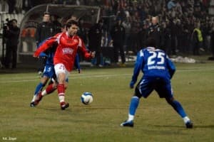Czy Piotr Kuklis wróci do Widzewa? Na zdjęciu Piotr Kuklis w meczu Widzew - Lech Poznań