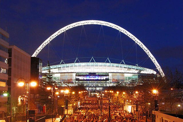 Bitwa o Londyn w świątyni futbolu. Wembley znów przyjazne dla gości?
