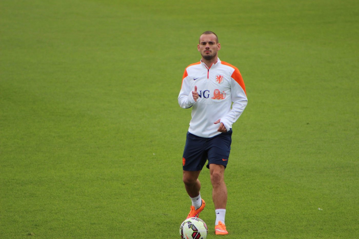 Wesley Sneijder w OGC Nice. Jak sobie poradzi we Francji?