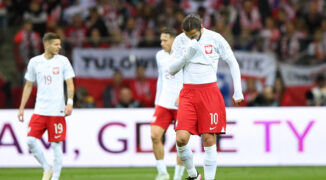 Karykatura futbolu. Reprezentacja Polski przegrywa z Holandią 0:2 [OCENY POMECZOWE]