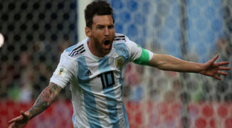 Lionel Messi najlepszym piłkarzem w historii!