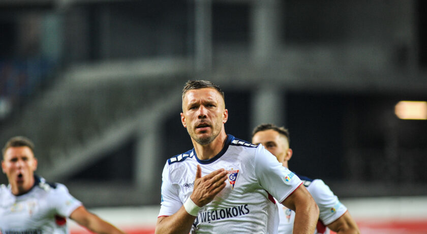 Lukas Podolski dalej jest liderem i basta!