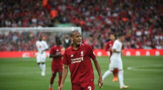 Statek bez kotwicy wjeżdża w sztorm – grudzień Liverpoolu bez Fabinho