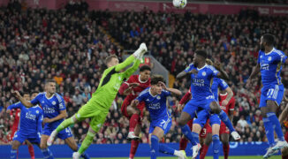 Jakub Stolarczyk z debiutem w Premier League. Nie udało się powstrzymać świetnego Liverpoolu