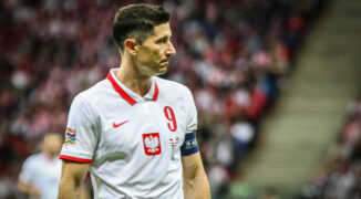 Czy Robert Lewandowski powinien wystąpić przeciwko Niemcom?