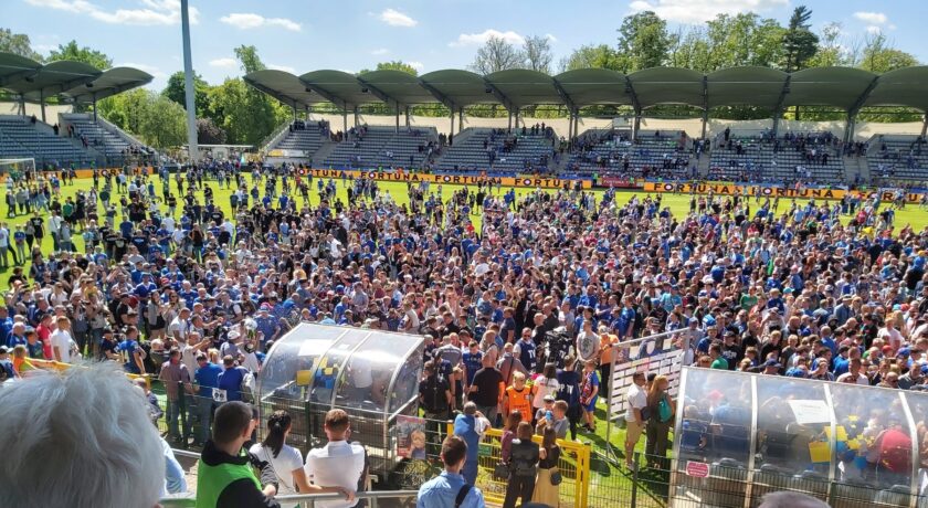 Legnica świętuje awans. Miedź wygrywa z Widzewem Łódź