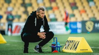 Dariusz Żuraw zmienia Podbeskidzie, „Żuraw ball” powoli powraca