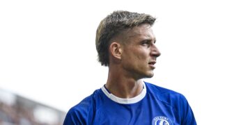 Zrzuca stary, belgijski płaszcz Club Brugge. Michał Skóraś błyszczy w barwach KAA Gent