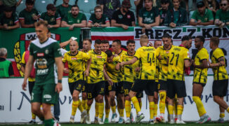 Wieczysta Kraków traci do czołówki. Kolejna wpadka nowego szkoleniowca.