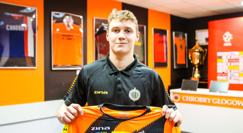 Dominik Dziąbek, kapitan reprezentacji Polski, wzmacnia Chrobrego