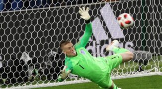 Gianluigi Donnarumma czy Jordan Pickford? Kto wygranym Euro?