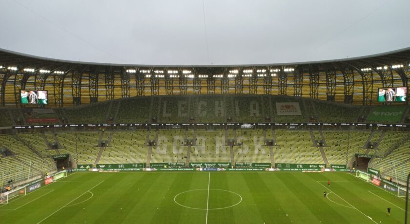 Lechia Gdańsk znów w ogniu krytyki. Ruch Lwów żąda odszkodowania!
